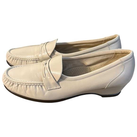 SAS Shoes - SAS 9.5 Wide Tripad Comfort Loafers Cream Leather